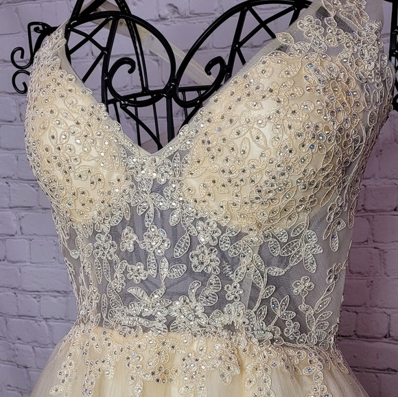 Blondie Nites, pale yellow formal prom dress, Junior size 13 - Picture 3 of 6